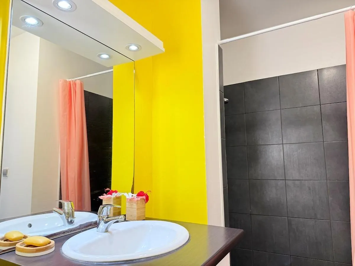 Charming Cozy Beachfront Studio With Parking And Wifi Bora Bora 0*,  French Polynesia