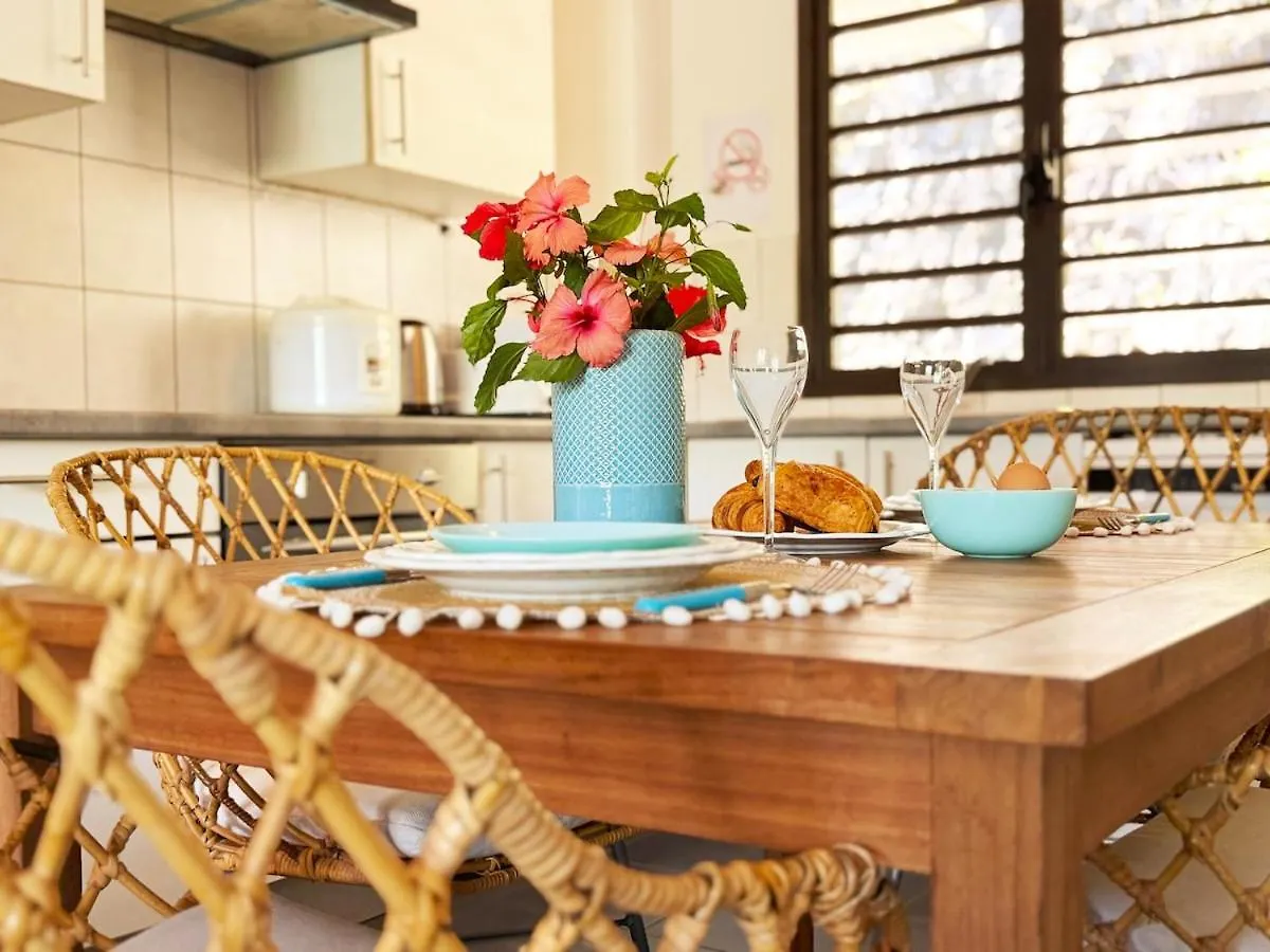 Apartment Charming Cozy Beachfront Studio With Parking And Wifi Bora Bora